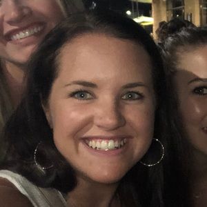 Meet your Posher, Lauren